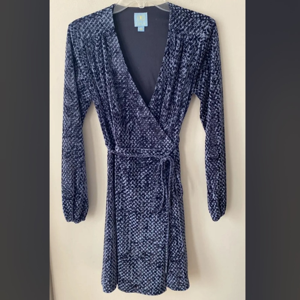 Women’s Blue Velvet Textured Wrap Dress🦋💙Size 0 EUC! 🦋